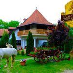 Idilli Pihenőpark Lovastanya és Panzió Felsőlajos, rendezvényhelyszín Felsőlajos Idilli Pihenőpark Lovastanya és Panzió Felsőlajos, Szállás Felsőlajos
