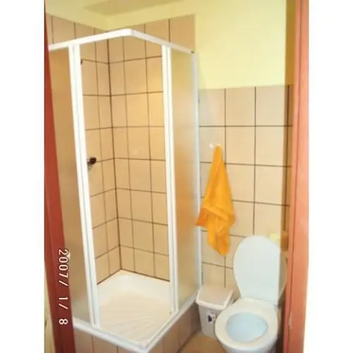 LEŚNY  DOM- obiekt z kominkiem, łazienką i aneksem kuchennym Sokołowsko OSIEDLE 3