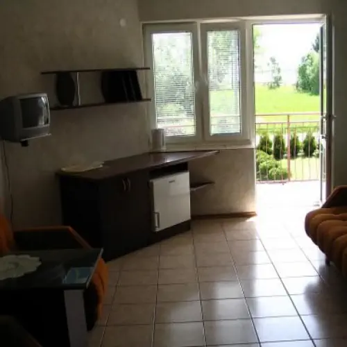 Bursztynek - pokoje gościnne w pobliżu lasu  Kąty Rybackie Kwiatowa 1