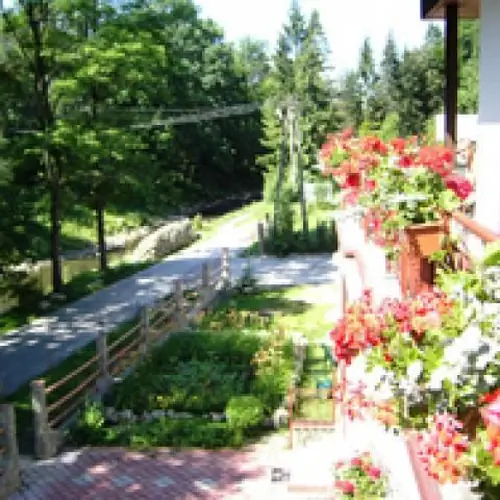 DOM WYPOCZYNKOWO - NOCLEGOWY  SKALNIK Sucha Beskidzka Spacerowa 24