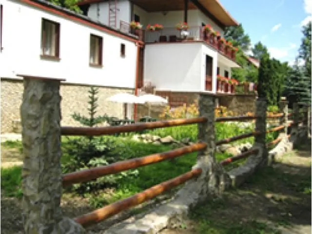 DOM WYPOCZYNKOWO - NOCLEGOWY  SKALNIK Sucha Beskidzka Spacerowa 24