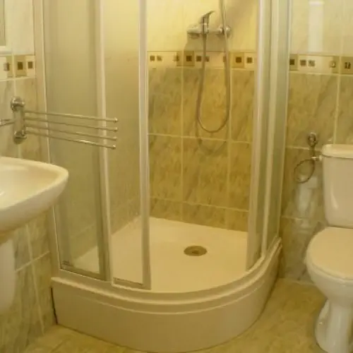 łazienaka w pokoju 3 (4) osobowym