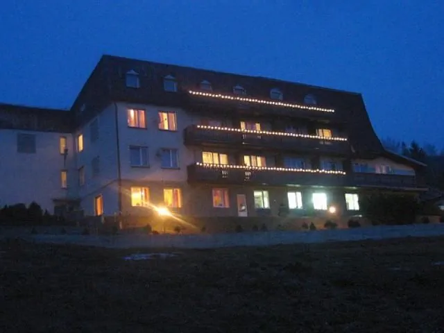 Ośrodek Kolonijno - Wypoczynkowy  HUCUŁ Brenna Jatny 120