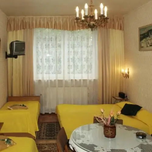 Pok&oacute;j 4 osobowy z łazienką