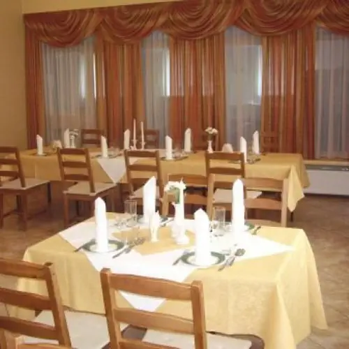 Zajazd Turystyczny Magnolia Pomiech&oacute;wek Modlińska 1