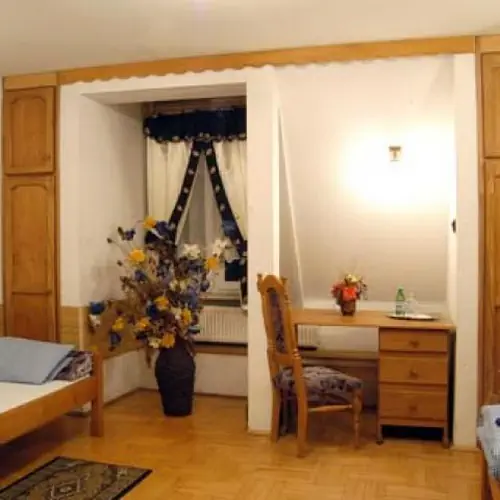 Hotelik - Restauracja Śnieżka Krosno Lewakowskiego 22