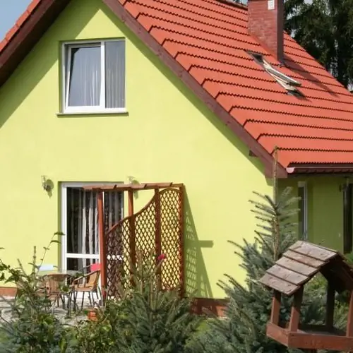 WIDOK DOMU OD STRONY  OGRODU