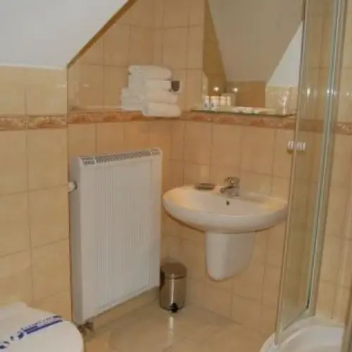 Hotel Dębowy Bielawa Korczaka 4