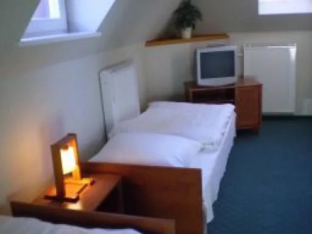 Hotel Dębowy Bielawa Korczaka 4