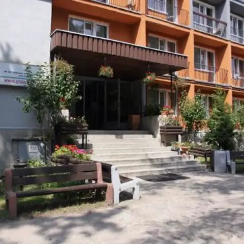 Prawie Hotel - pokoje gościnne Warszawa Świebodzińska 11