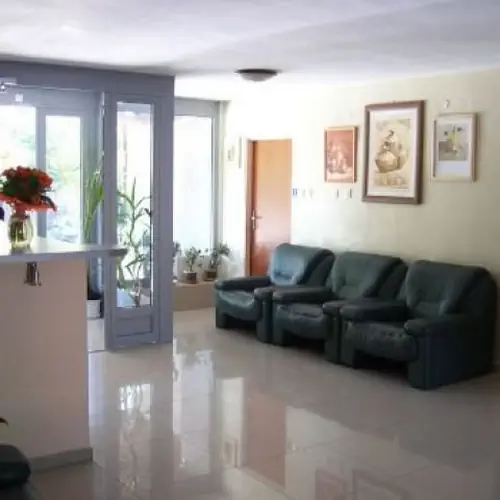 Prawie Hotel - pokoje gościnne Warszawa Świebodzińska 11