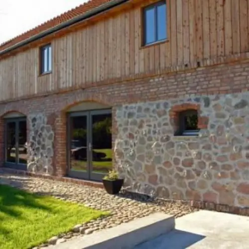 Hotelik Rozmaitości Murowana Goślina Pławno 17