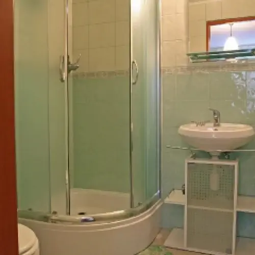 Pokoje Gościnne Warszawa Krzywa 14c, Łomianki