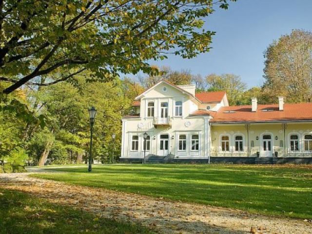 Dwór na Wolicy Dębica Leśna 183