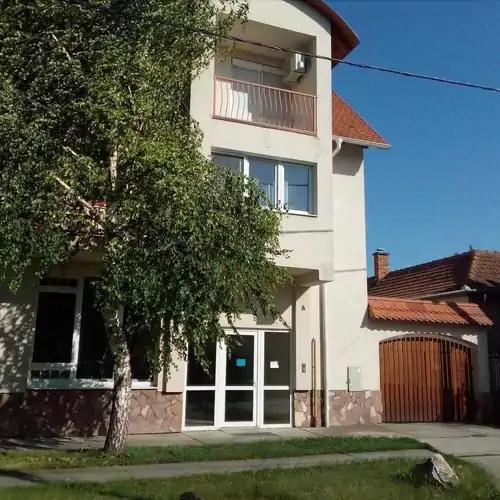 Szofi Apartmanok Hajdúszoboszló 002 kép