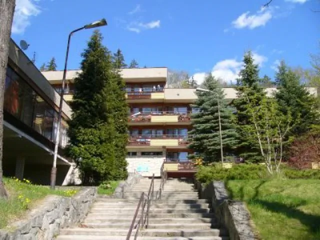 Ośrodek Wczasowo-Sanatoryjny \"Trojan\" Lądek-Zdr&oacute;j Leśna4a