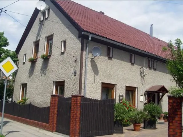 Gospodarstwo Agroturystyczne "VIOLA" Lewin Brzeski Kościuszki 38