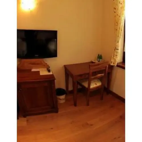 DW&Oacute;R W ZABUŻU Sarnaki Zabuże 40