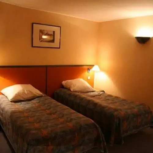 Hotel TenisHouse Warszawa Marki, ul. Al. Piłsudskiego 117