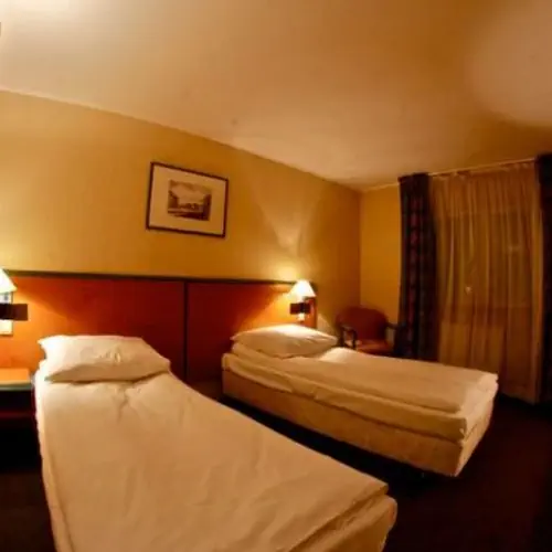 Hotel TenisHouse Warszawa Marki, ul. Al. Piłsudskiego 117