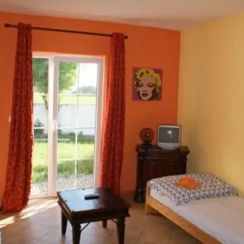 Agroturystyka Forteca Dzierżoni&oacute;w Uciech&oacute;w, ul. Wrocławska 12