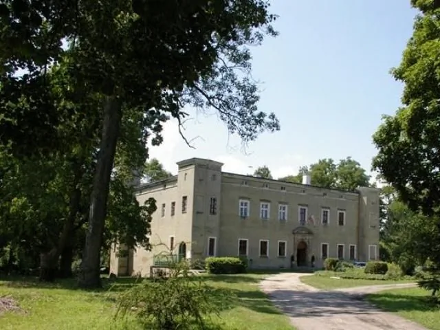 Pałac w Dobroszycach