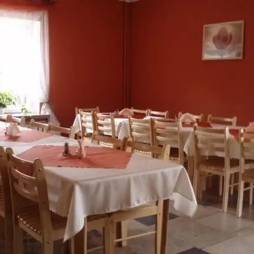 Możliwość wykupienia śniadań bądź 3-posiłkowego wyżywienia