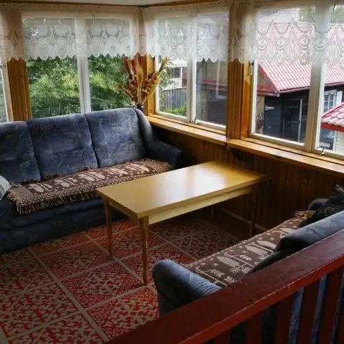 przeszklona weranda miejsce do wypoczynku