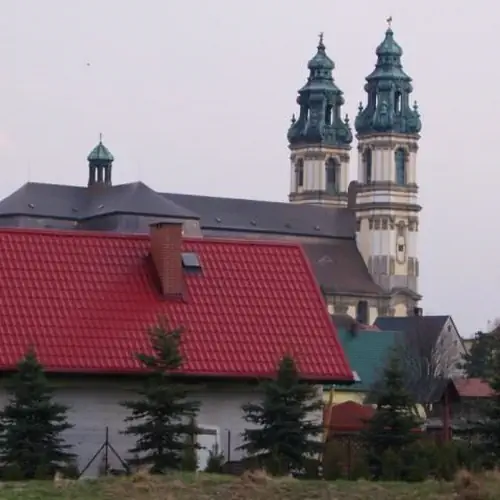 Mała Chatka na tle Bazyliki