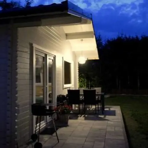 domek porą wieczorną