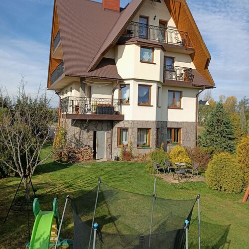 widok z ogrodu