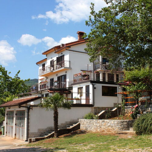 Apartmanok és Szobák Parkolóhellyel Icici, Opátia - Opatija - 2315 Ičići  2