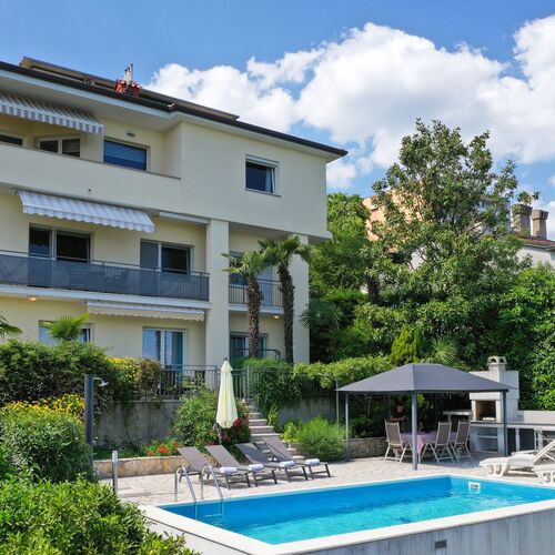 Apartmanok Családok Részére Medencével Opátia - Opatija - 7916