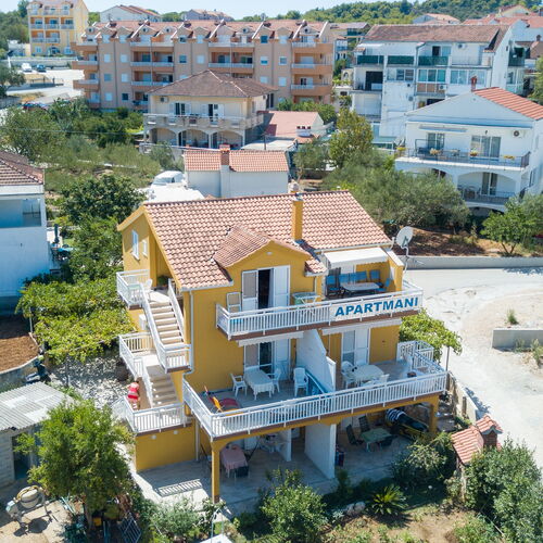 Apartmanok A Tenger Mellett Okrug Gornji, Ciovo - 8440 Okrug Gornji  4