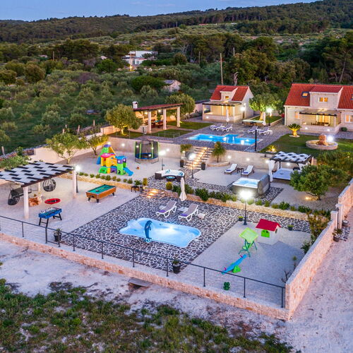 Luxusvilla A Tenger Mellett Medencével Supetar, Brac - 12371 Supetar  4
