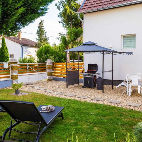 Green Stone Apartments, BBQ