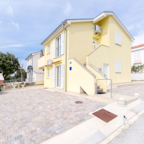 Apartments ANDREA Mandre  2