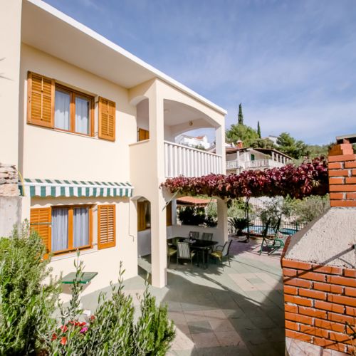 Apartments Toni Vinisce  2
