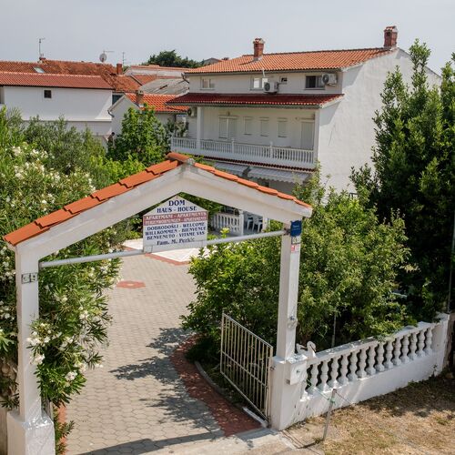 Apartmanok Családok Részére Medencével Palit, Rab - 4990 Palit  4