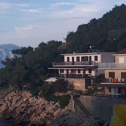 Robinzoni Apartmanok A Tenger Mellett Öböl Pobij, Hvar - 5712 Pobij