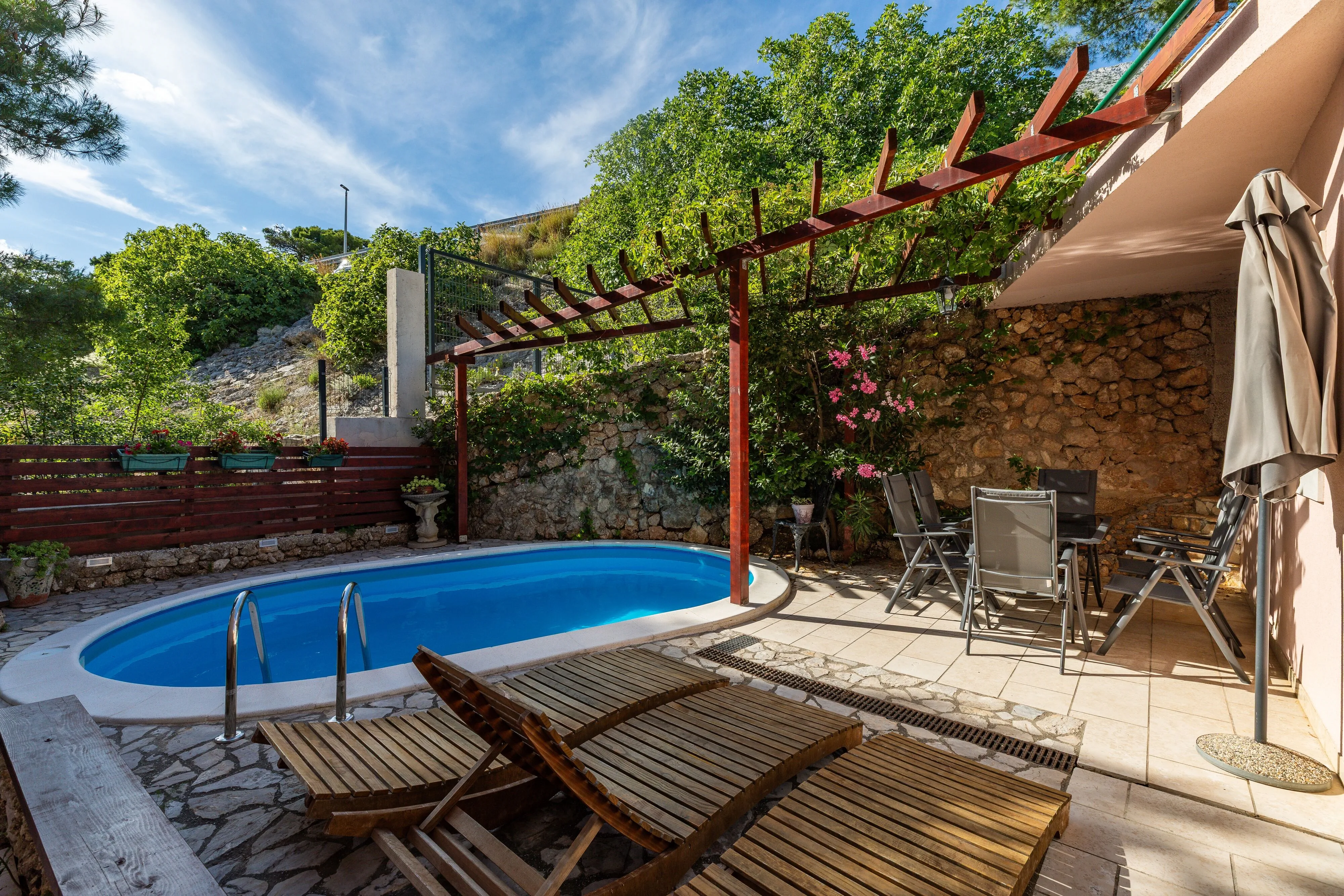 Seaside Apartments With A Swimming Pool Medići, Omiš - 7461 Medići
