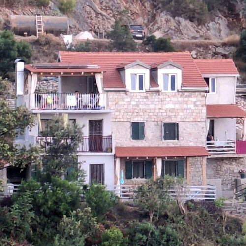 Robinzoni Apartmanok A Tenger Mellett Öböl Pobij, Hvar - 7506 Pobij  2