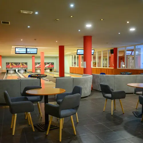 Bowling &eacute;s &Eacute;lm&eacute;nyk&ouml;zpont