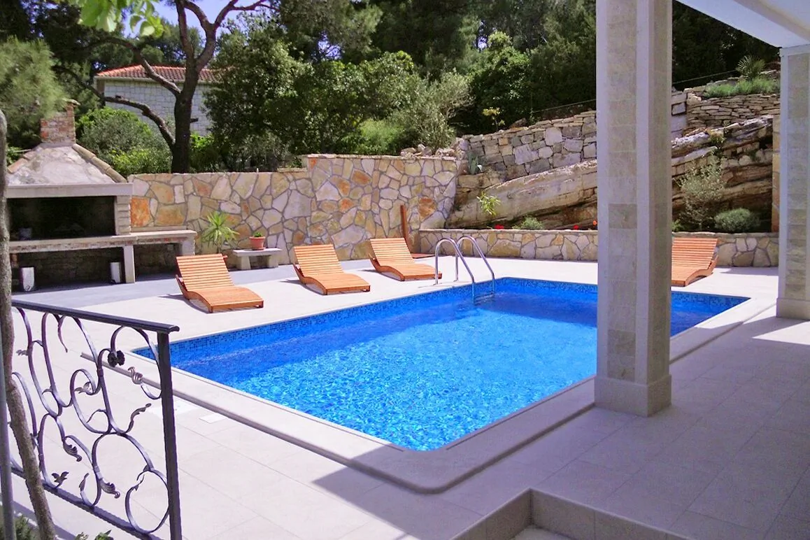 Seaside Family Friendly House With A Swimming Pool Puntinak, Brač - 767 Puntinak