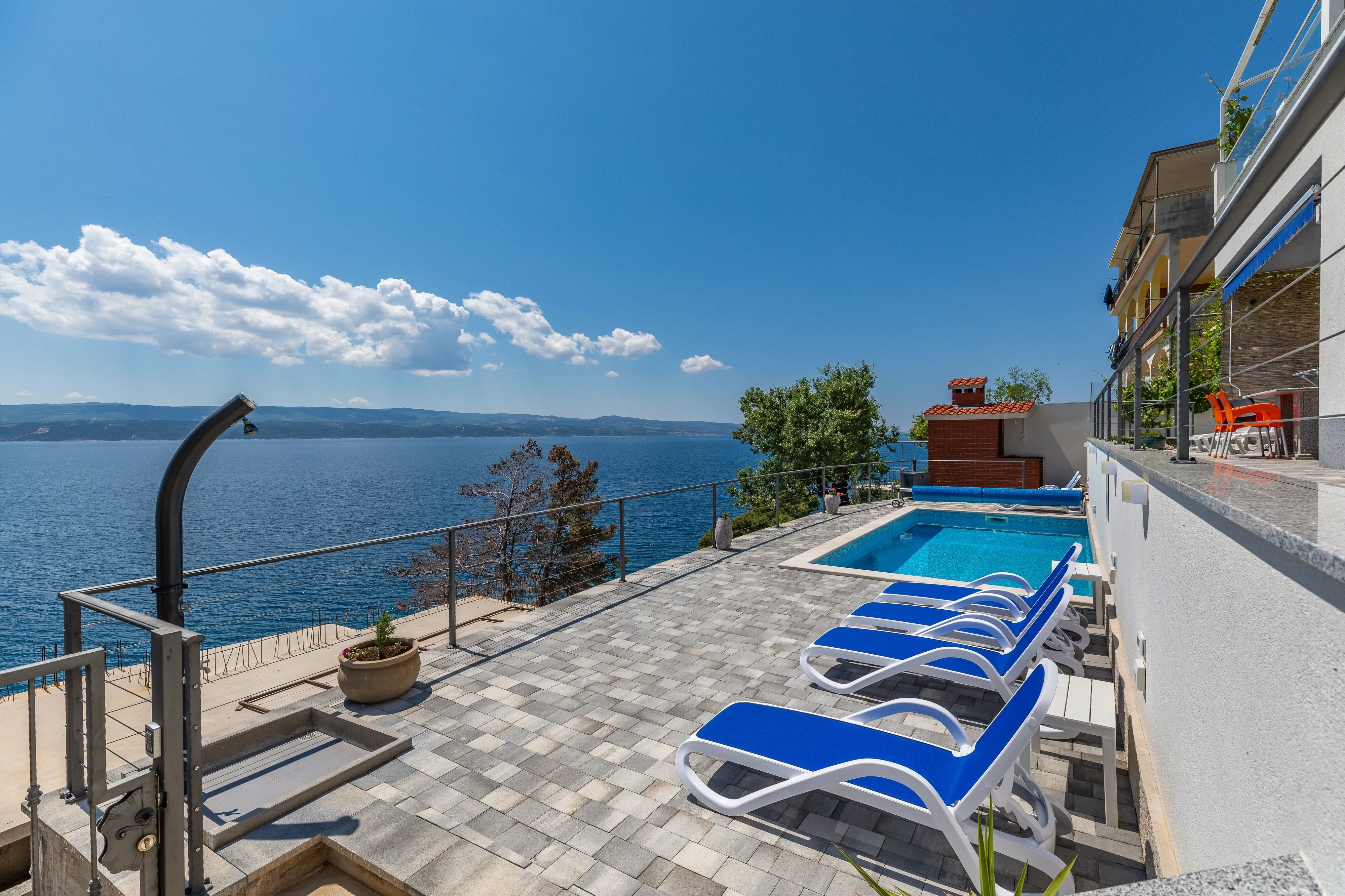 Family-friendly Apartments With Swimming Pool Zavode, Omiš - 1021 Zavode