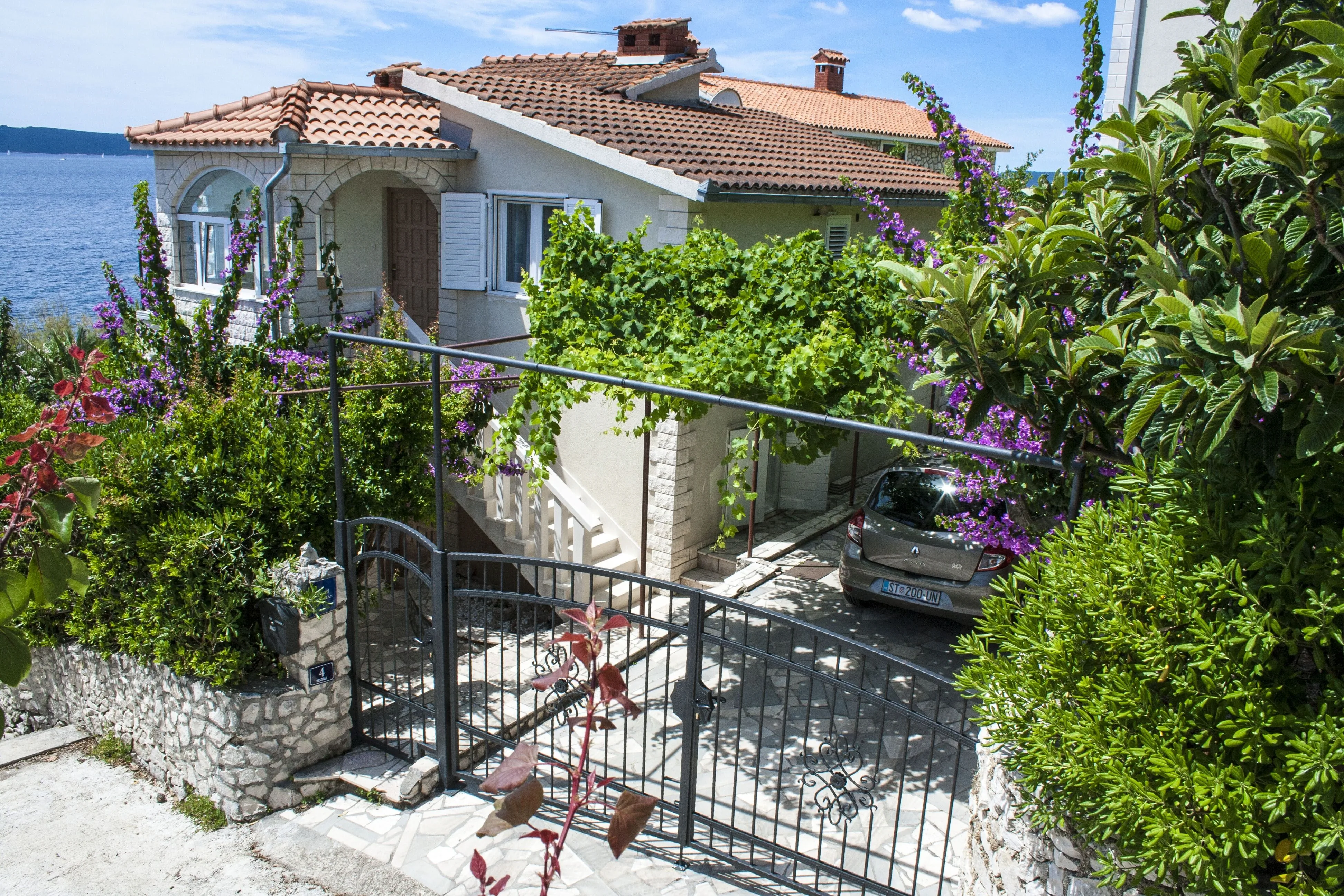 Apartments By The Sea Rastići, Čiovo - 5233 Rastići