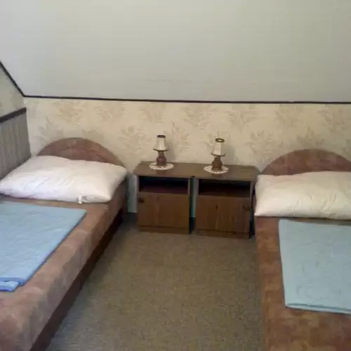 Családi Nyaralóház Balatonmáriafürdő 002 kép