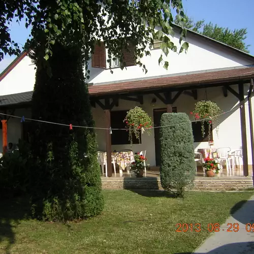 Rózsa Nyaralóház Balatonboglár 002 kép