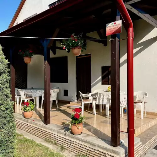 Rózsa Nyaralóház Balatonboglár 006 kép
