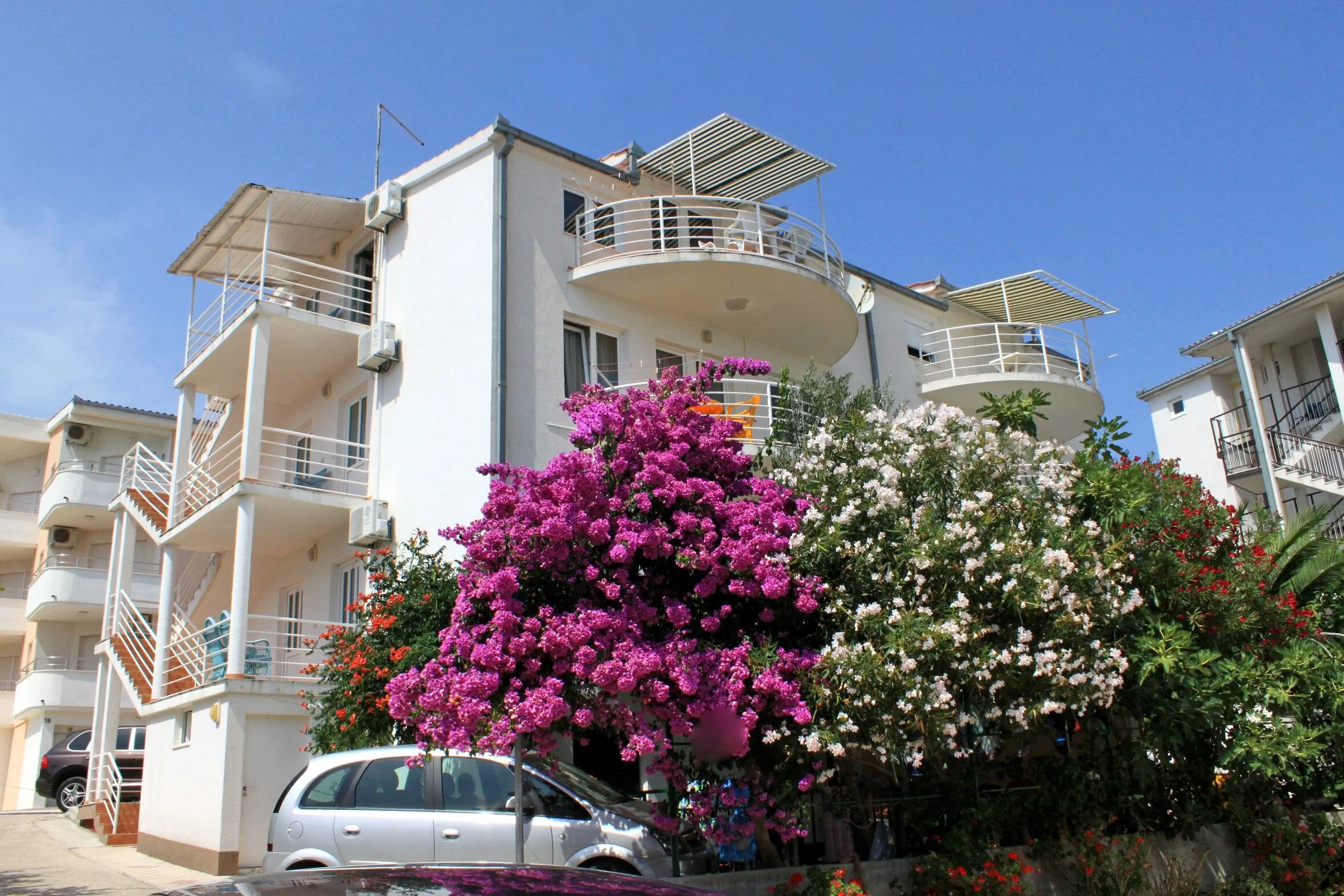 Apartmanok Parkolóhellyel Rastici, Ciovo - 6863 Rastići